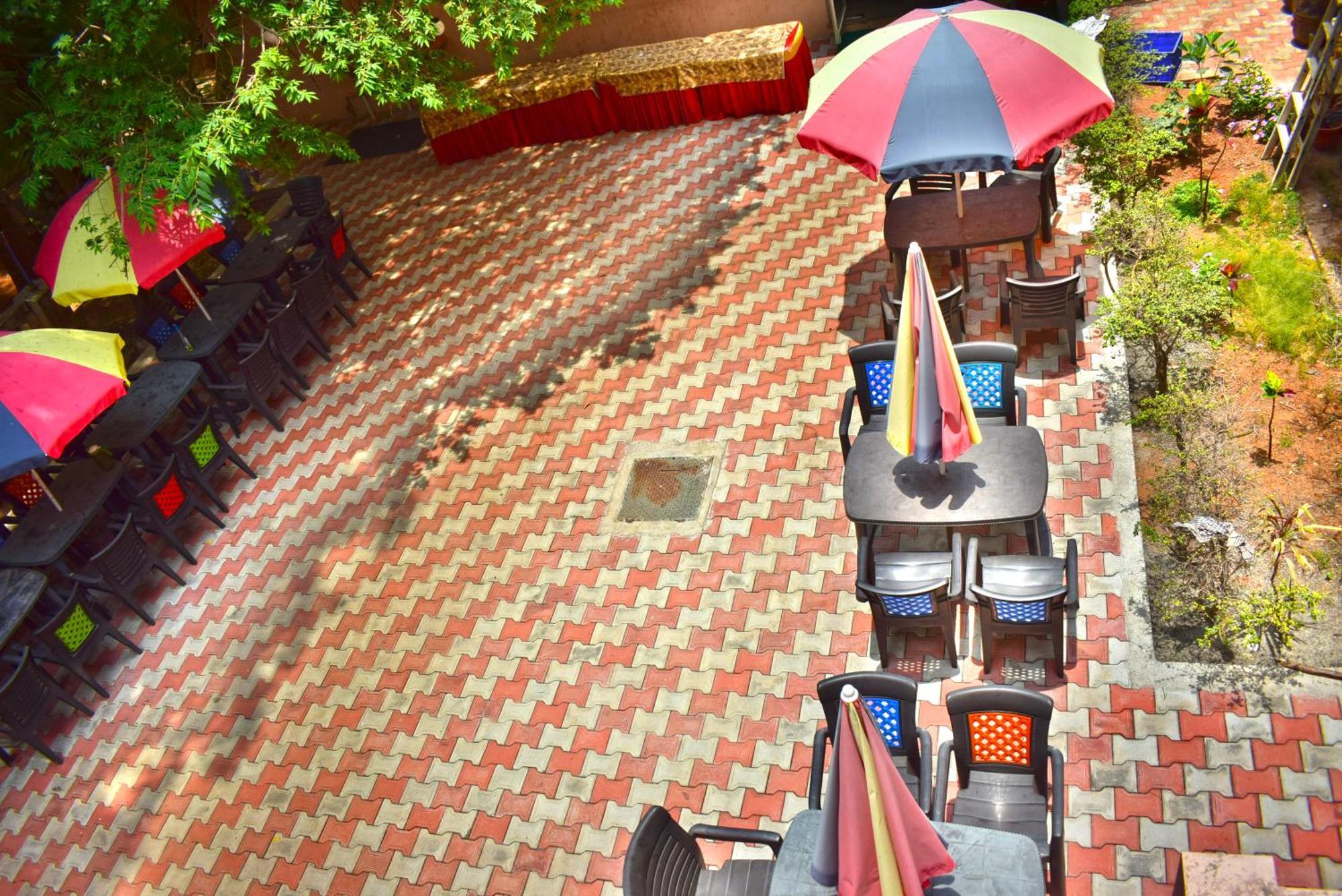 Jains Royal Palace Resorts เยลาคีรี ภายนอก รูปภาพ