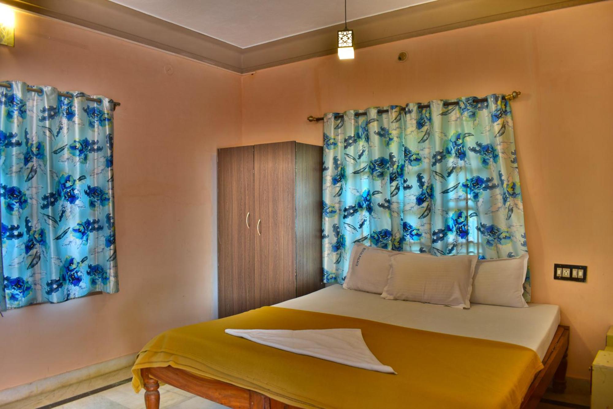 Jains Royal Palace Resorts เยลาคีรี ภายนอก รูปภาพ