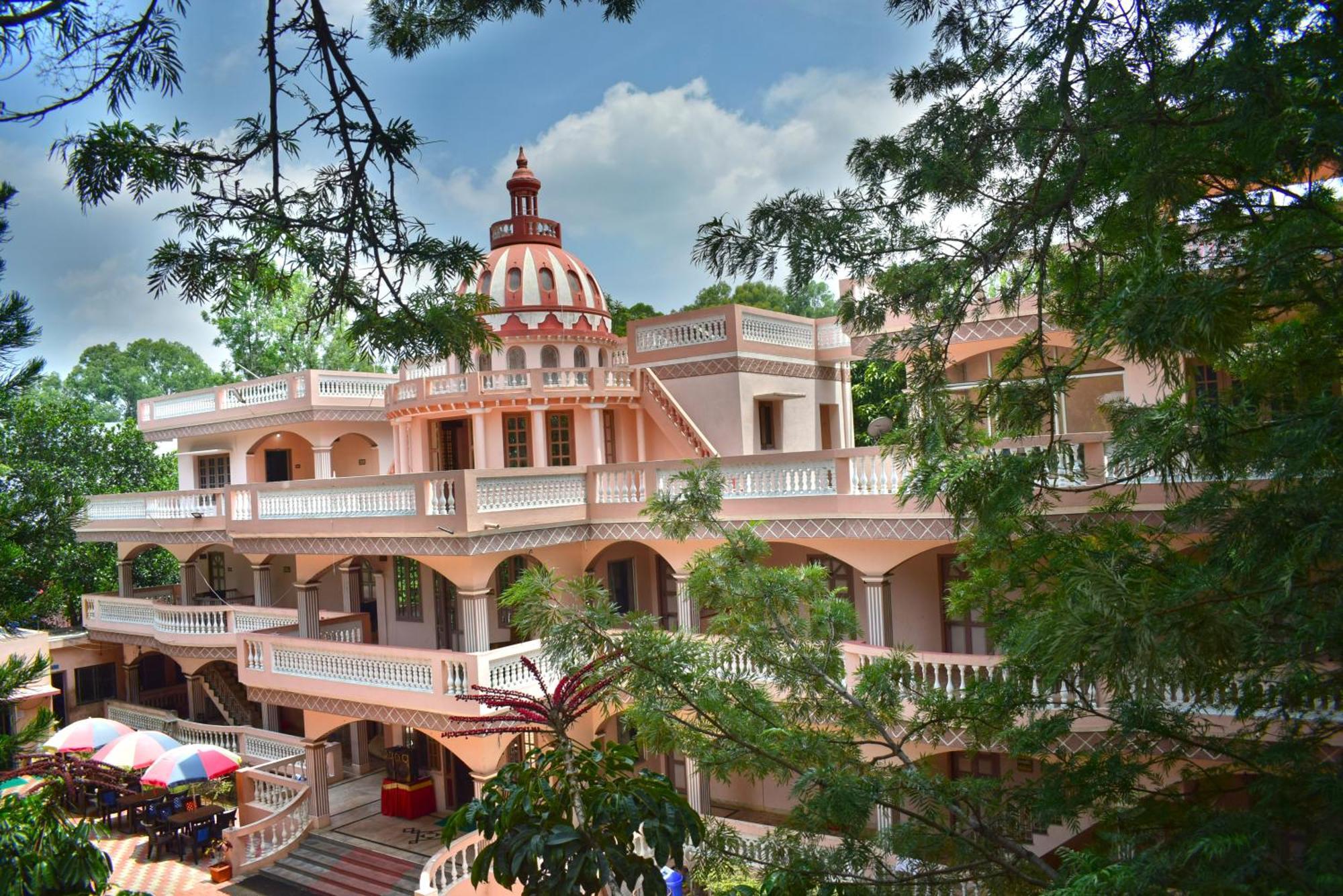 Jains Royal Palace Resorts เยลาคีรี ภายนอก รูปภาพ