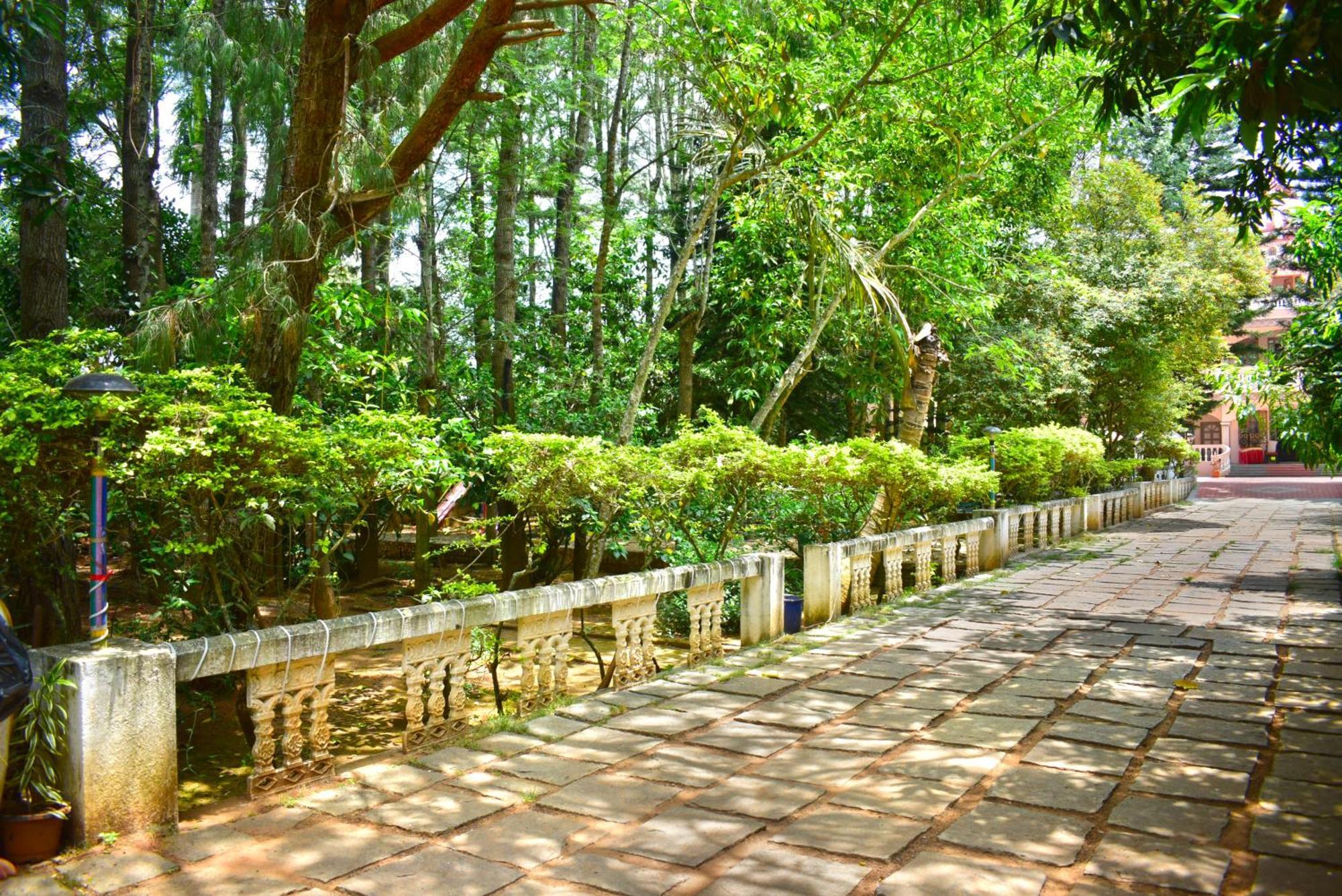 Jains Royal Palace Resorts เยลาคีรี ภายนอก รูปภาพ