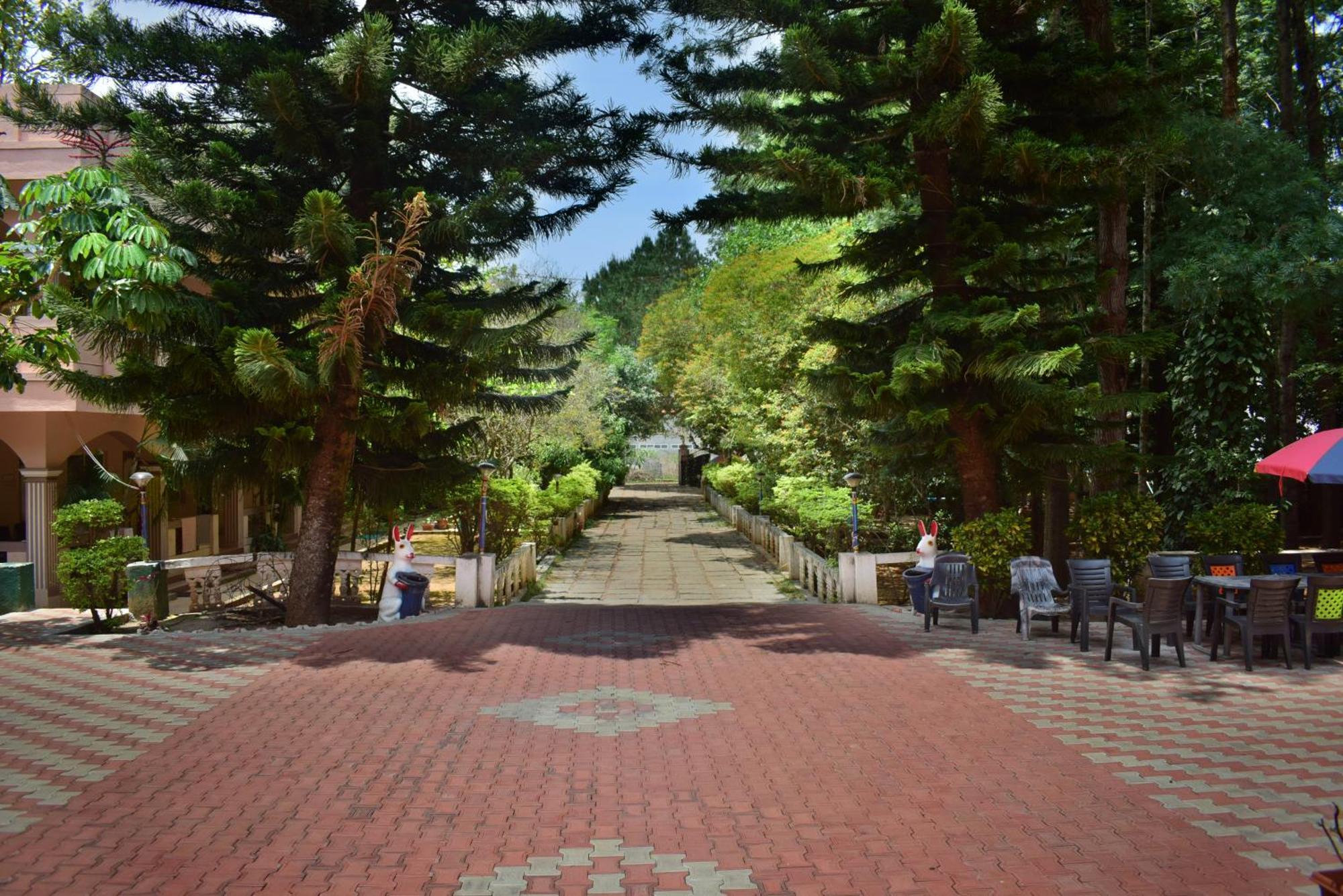 Jains Royal Palace Resorts เยลาคีรี ภายนอก รูปภาพ