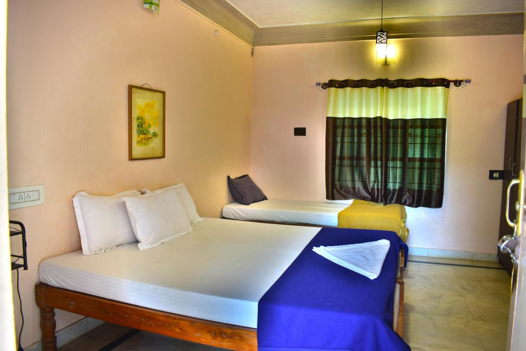 Jains Royal Palace Resorts เยลาคีรี ภายนอก รูปภาพ