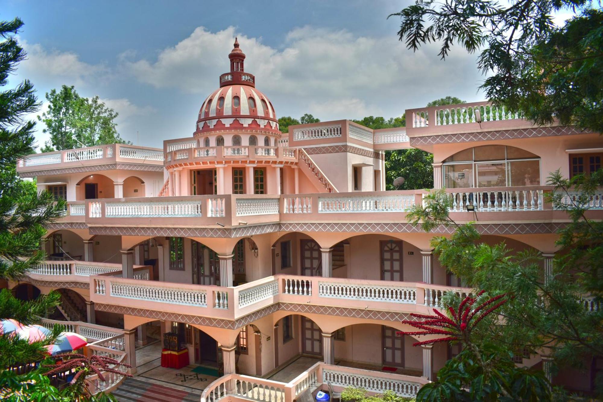 Jains Royal Palace Resorts เยลาคีรี ภายนอก รูปภาพ