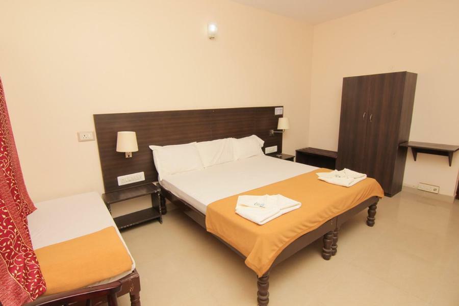 Jains Royal Palace Resorts เยลาคีรี ภายนอก รูปภาพ