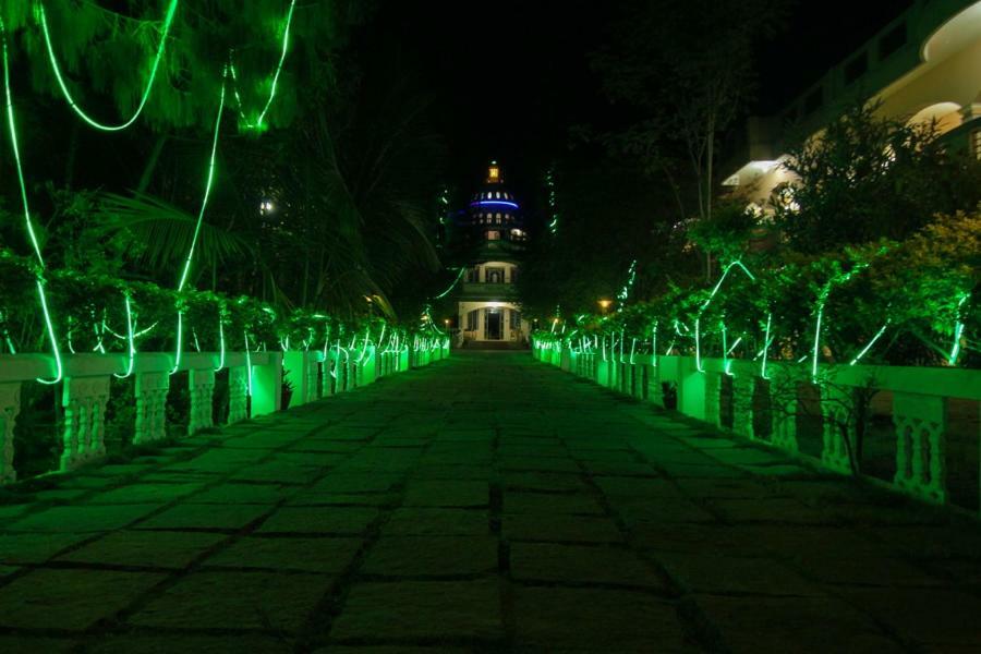 Jains Royal Palace Resorts เยลาคีรี ภายนอก รูปภาพ