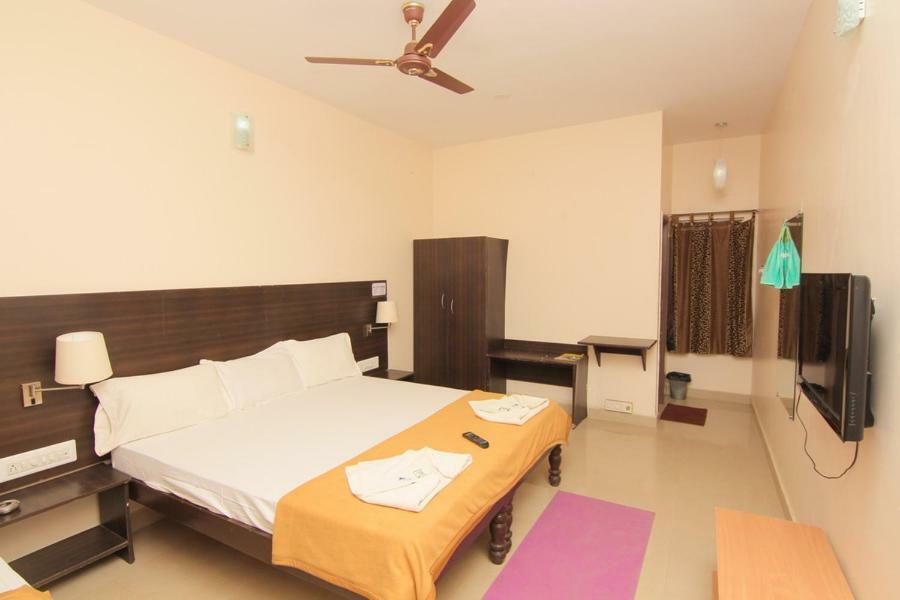 Jains Royal Palace Resorts เยลาคีรี ภายนอก รูปภาพ