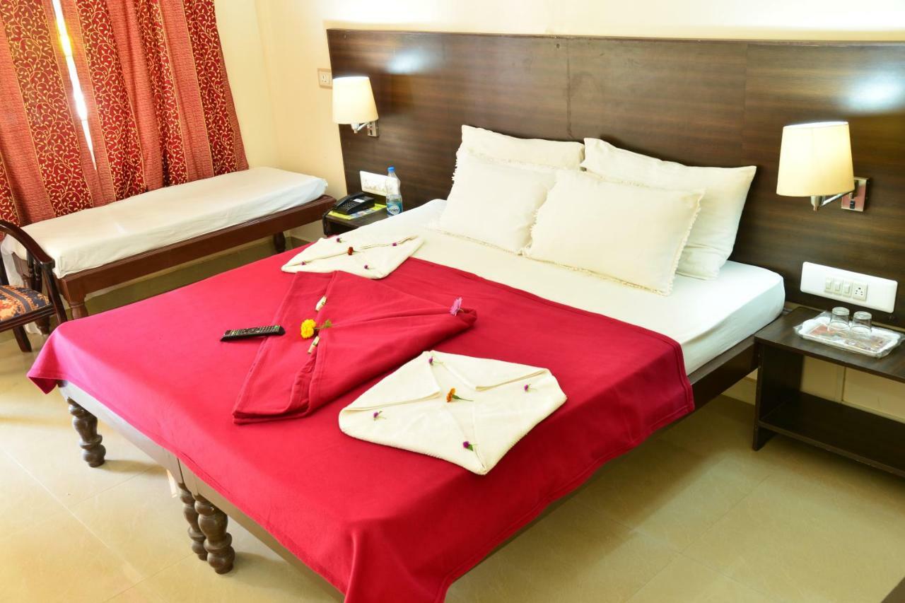 Jains Royal Palace Resorts เยลาคีรี ภายนอก รูปภาพ